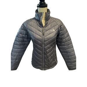 Women’s The North Face Blue Gray Packable Jacket. Size Small